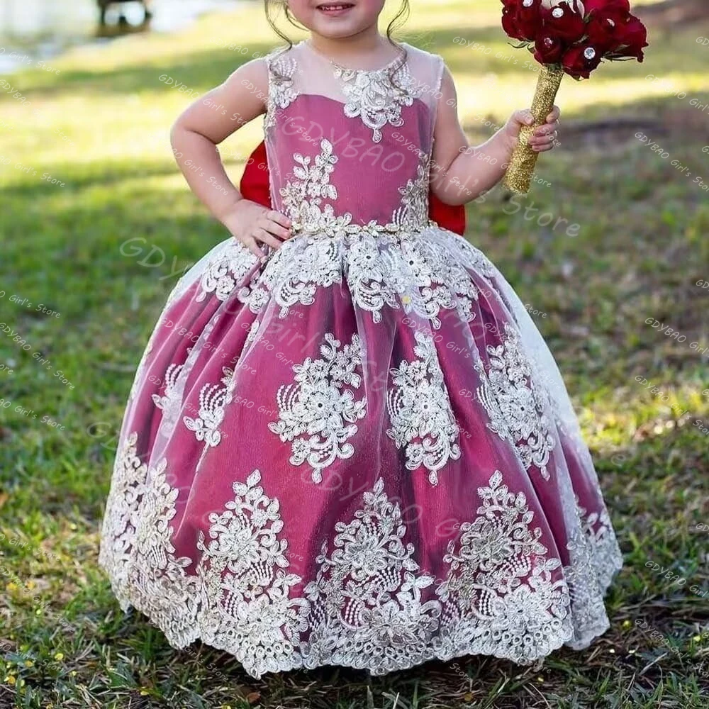 Customized Ball Gown Flower Girl Dress Lace Appliques Princess Pageant Frock Kids Sheer Neck Keyhole Birthday Dress with Bow
Customized Ball Gown Flower Girl Dress Lace Appliques Princess Pageant Frock Kids Sheer Neck Keyhole Birthday Dress with Bow
