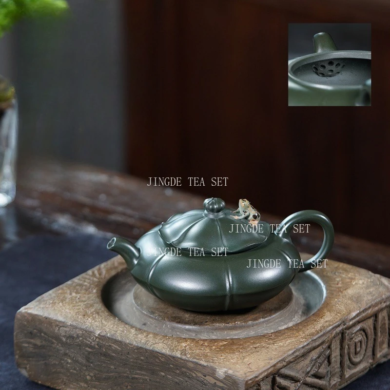 210ml Yixing Purple Clay Teapot Green Mud Frog Teapot Chinese Lotus Teapot Household Small Capacity Kung Fu Tea Set Accessories
210ml Yixing Purple Clay Teapot Green Mud Frog Teapot Chinese Lotus Teapot Household Small Capacity Kung Fu Tea Set Accessories