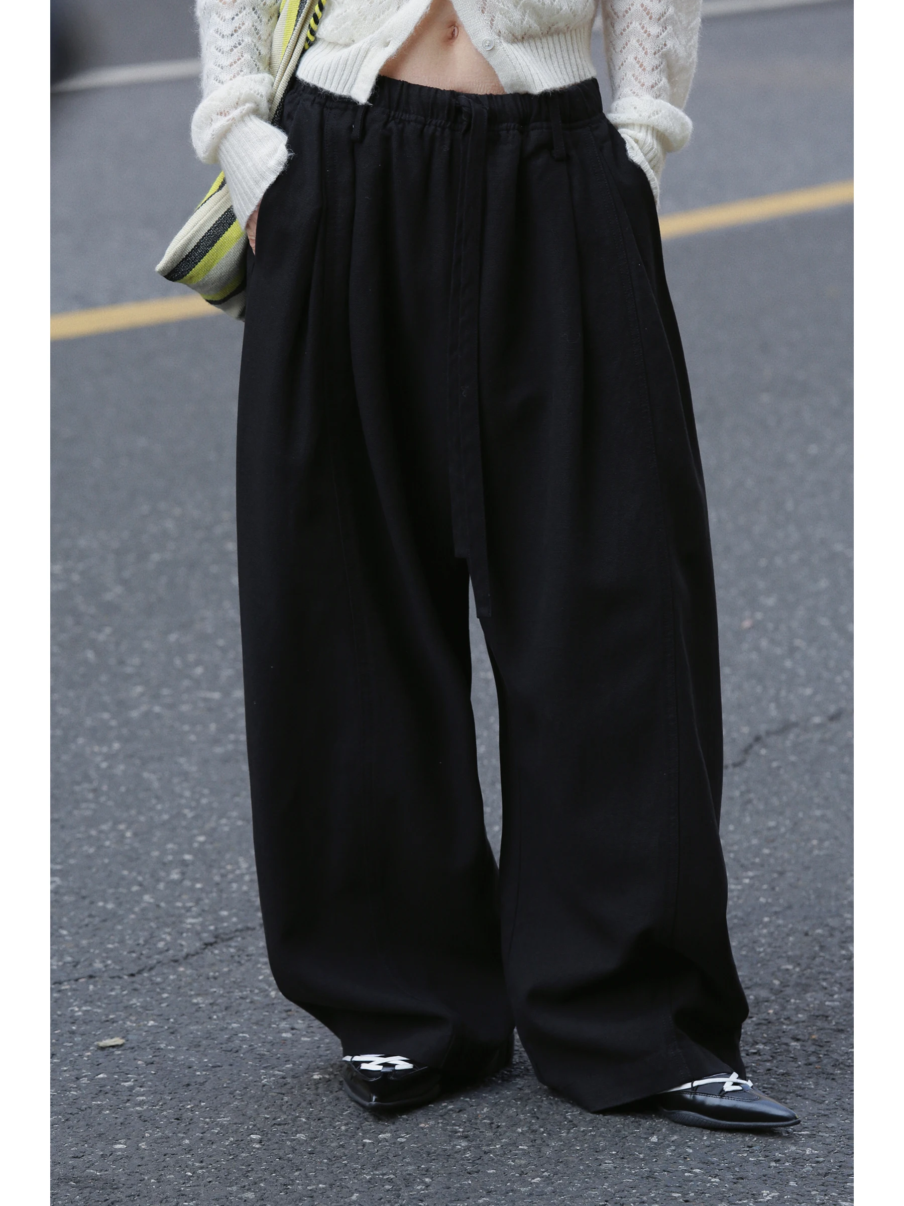 Holalem Casual Cotton Drawstring Straight Leg Drapey Comfortable Long Pants Women's Loose Fit Breathable Skin-friendly
Holalem Casual Cotton Drawstring Straight Leg Drapey Comfortable Long Pants Women's Loose Fit Breathable Skin-friendly