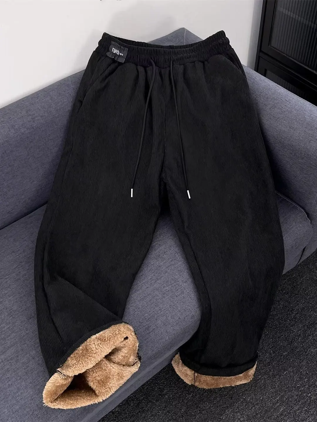 Japanese Sle Corduroy Men's Winter Thiened Warm Straight Leg Pants Loose Drapey Wide Leg Casual Trousers Comfortable Fit
Japanese Sle Corduroy Men's Winter Thiened Warm Straight Leg Pants Loose Drapey Wide Leg Casual Trousers Comfortable Fit