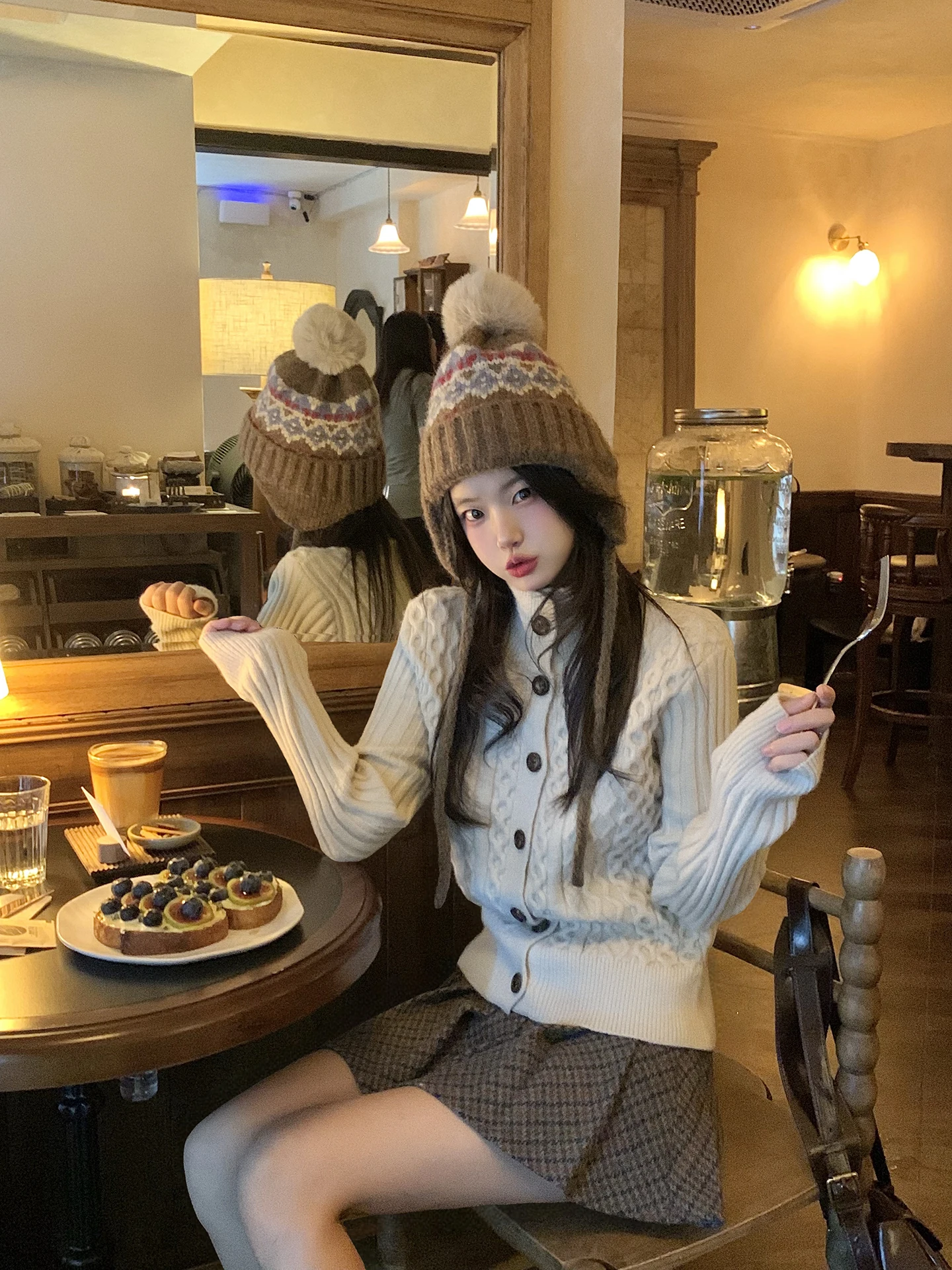 Повседневный универсальный корейский вязаный свитер для женщин с воротником-стойкой и длинными рукавами, модная верхняя одежда, удобная для поездок на работу
Повседневный универсальный корейский вязаный свитер для женщин с воротником-стойкой и длинными рукавами, модная верхняя одежда, удобная для поездок на работу