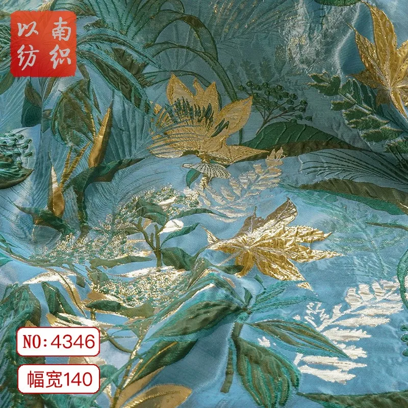 Модное платье Cheongsam с тиснением золотого шелка и большим цветком, окрашенное в пряже, жаккардовая, хрустящая ткань
Модное платье Cheongsam с тиснением золотого шелка и большим цветком, окрашенное в пряже, жаккардовая, хрустящая ткань