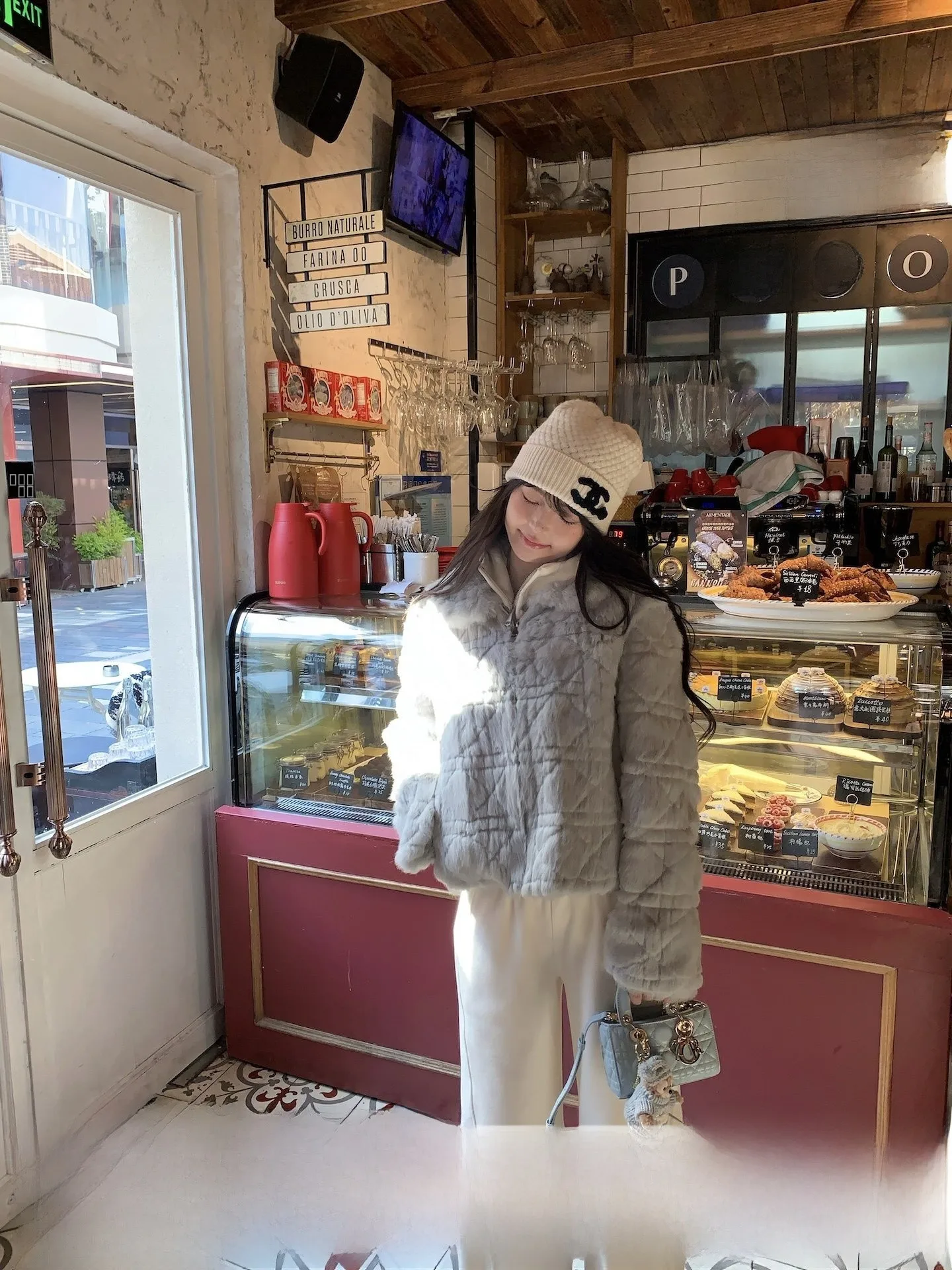 F Boutique Dor Diamond Pattern Rabbit Fur Leather Coat Women's Thi Long Sve ort Sle Zipper Closure Stand Fit Coat
F Boutique Dor Diamond Pattern Rabbit Fur Leather Coat Women's Thi Long Sve ort Sle Zipper Closure Stand Fit Coat