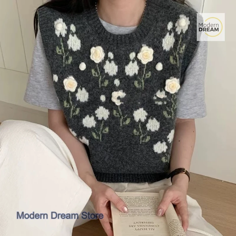 Korean style sweet and fresh crocheted vest women's autumn and winter new gentle wind three-dimensional flower knit top vest
Korean style sweet and fresh crocheted vest women's autumn and winter new gentle wind three-dimensional flower knit top vest