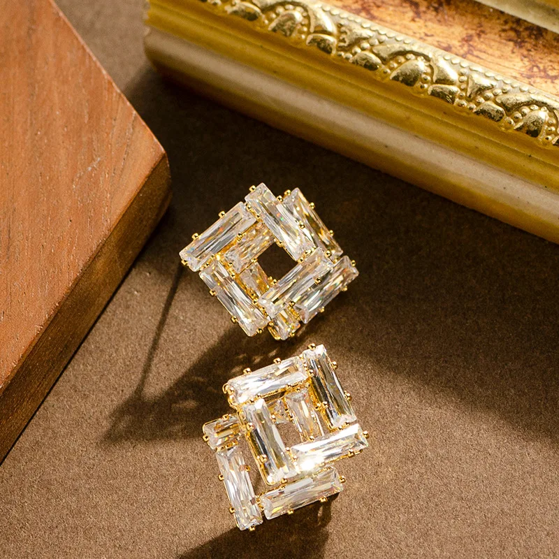 Fashion niche simple geometric square crystal zircon stud earrings light luxury fashion high-end commuter style earrings
Fashion niche simple geometric square crystal zircon stud earrings light luxury fashion high-end commuter style earrings