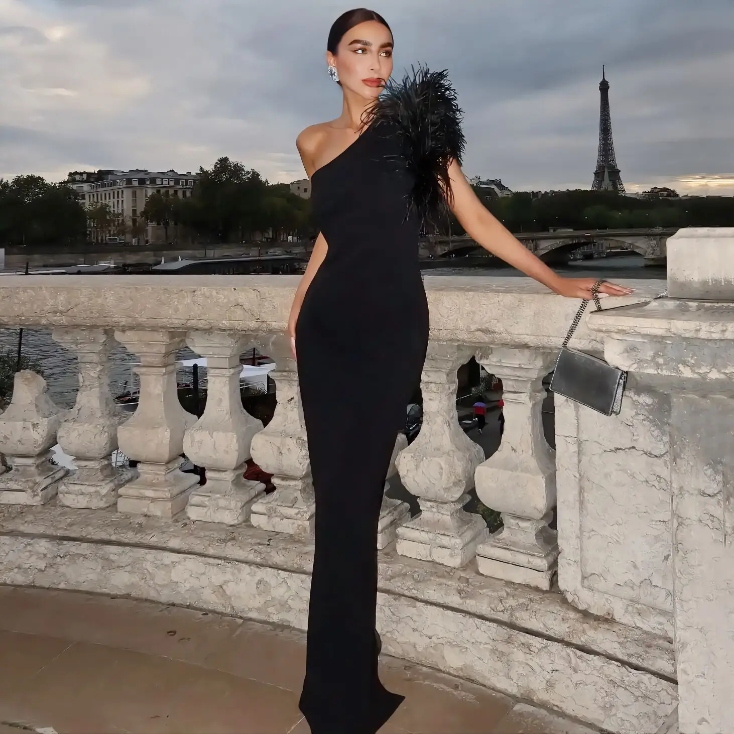 2023 New Arrival Women Sexy One Shoulder Feathers Bodycon Bandage Long Maxi Dress Elegant Evening Party Cocktail Dress
2023 New Arrival Women Sexy One Shoulder Feathers Bodycon Bandage Long Maxi Dress Elegant Evening Party Cocktail Dress