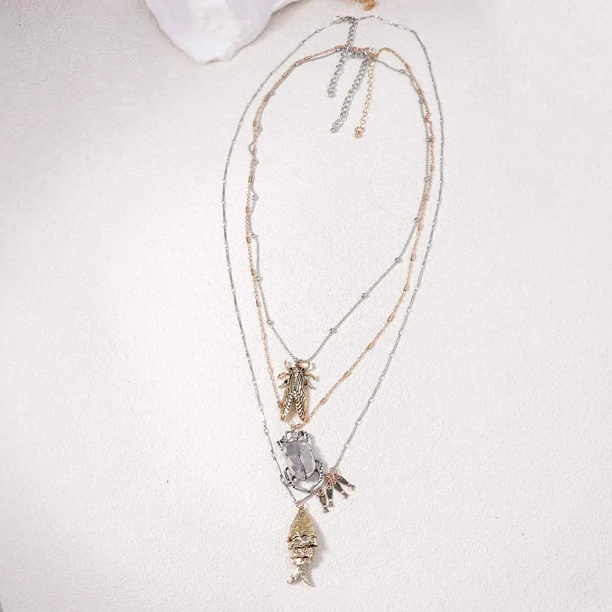 2025 Personality Women Jewelry Trend Multilayer Metal Chain Link Insect Pendant Necklaces High Quality Holiday Party Accessories
2025 Personality Women Jewelry Trend Multilayer Metal Chain Link Insect Pendant Necklaces High Quality Holiday Party Accessories