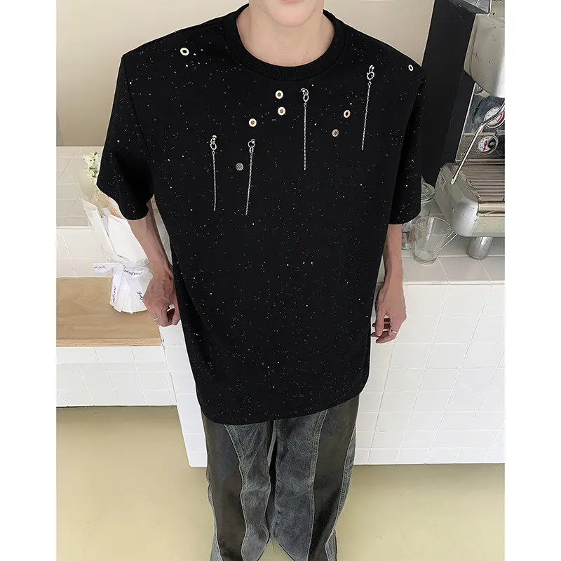 Cleanfit American Sle ort Sve T-irt with Metal Pendant Decoration f Sve Trendy Youth Summer Knitted Loose Fit
Cleanfit American Sle ort Sve T-irt with Metal Pendant Decoration f Sve Trendy Youth Summer Knitted Loose Fit