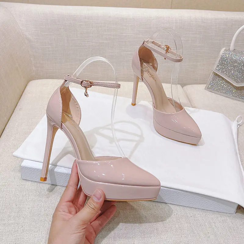 Runway Show New Arrival Women's Summer Fine Heel Fashion Waterproof Platform Thong Sandals with Buckle Closure
Runway Show New Arrival Women's Summer Fine Heel Fashion Waterproof Platform Thong Sandals with Buckle Closure