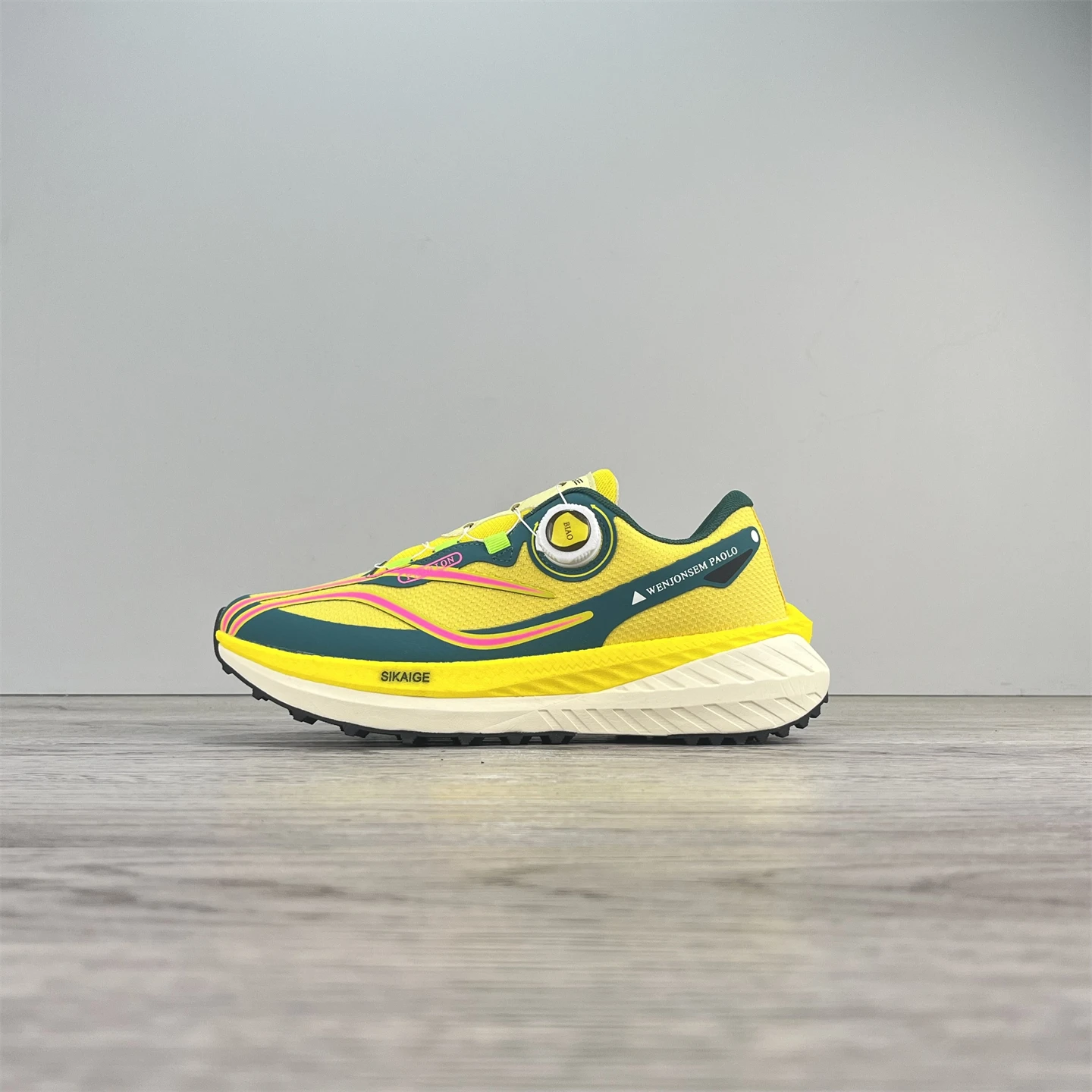 2025 NEW Men Sports Running Shoes Off Marathon Breathable Light Comfortable Women Athletic Sneakers Jogging Tenis Air Cushion
2025 NEW Men Sports Running Shoes Off Marathon Breathable Light Comfortable Women Athletic Sneakers Jogging Tenis Air Cushion