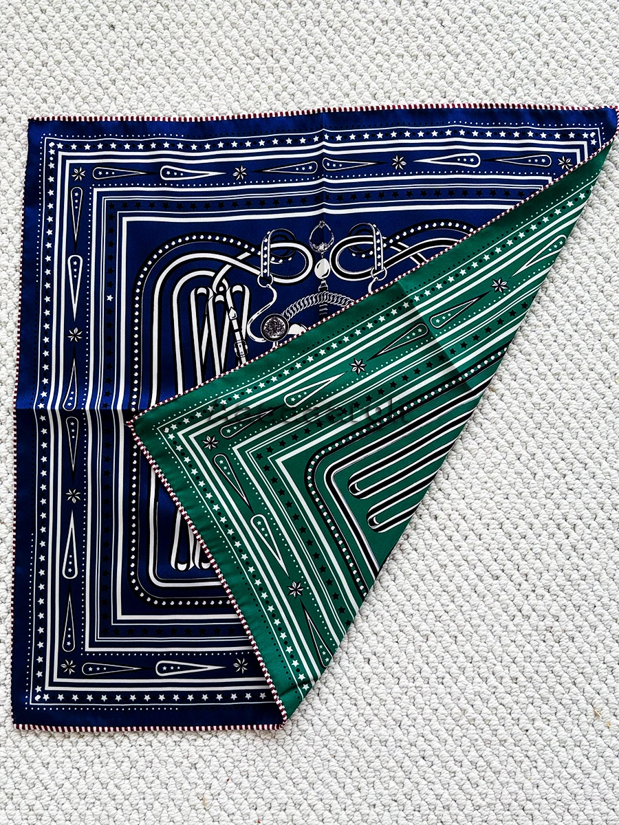 Double Faced Print Scarf Silk Twill 53cm Women Hand-Rolled Bandanas Luxury Designers Bag Neck Accessories Lady Lover Gift
Double Faced Print Scarf Silk Twill 53cm Women Hand-Rolled Bandanas Luxury Designers Bag Neck Accessories Lady Lover Gift