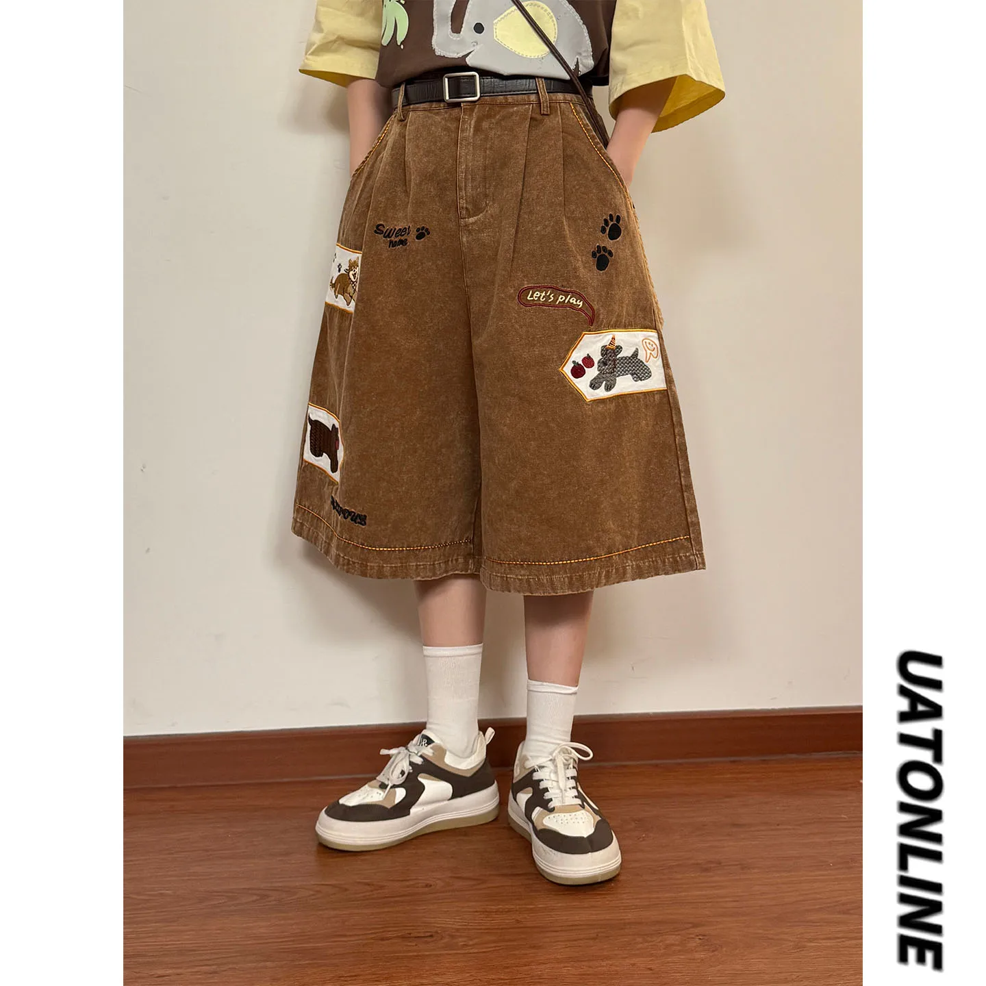 UATONLINE Summer American Retro Cartoon Embroidered Washed Denim Wide Leg Men's Seven-Foot Pants Casual Straight Leg Trousers
UATONLINE Summer American Retro Cartoon Embroidered Washed Denim Wide Leg Men's Seven-Foot Pants Casual Straight Leg Trousers