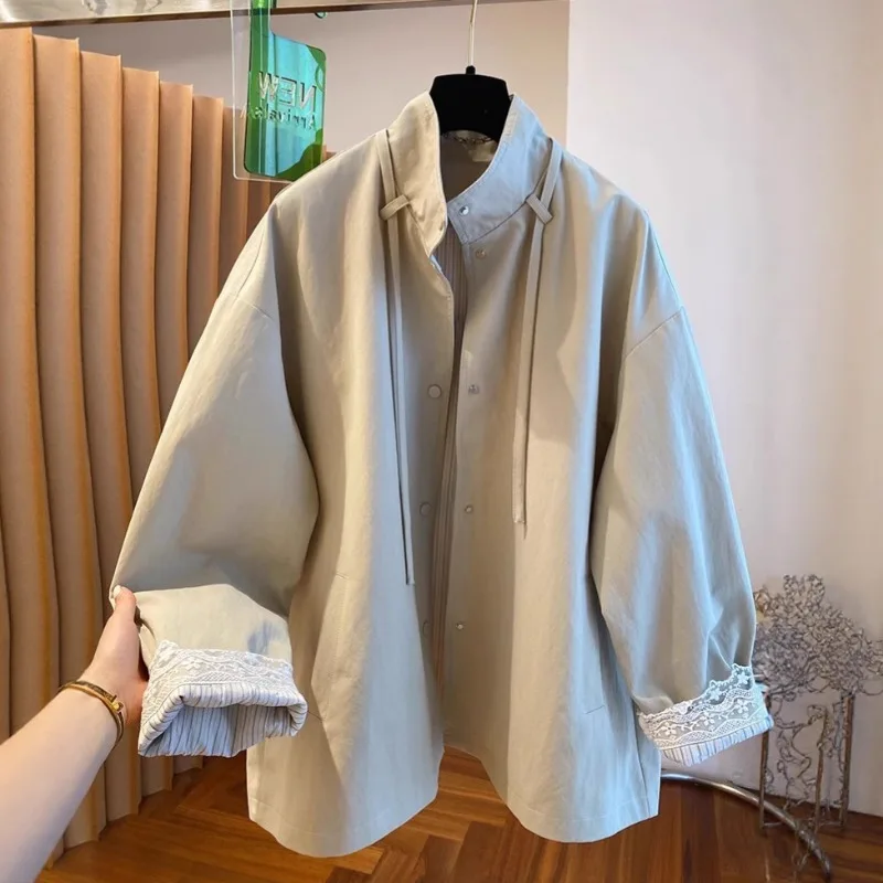 Korean Lace Patchwork Stand Up Collar Jackets 2025 Spring Autumn New Coat for Women Casual Loose Mid-length Tops Mujer
Korean Lace Patchwork Stand Up Collar Jackets 2025 Spring Autumn New Coat for Women Casual Loose Mid-length Tops Mujer