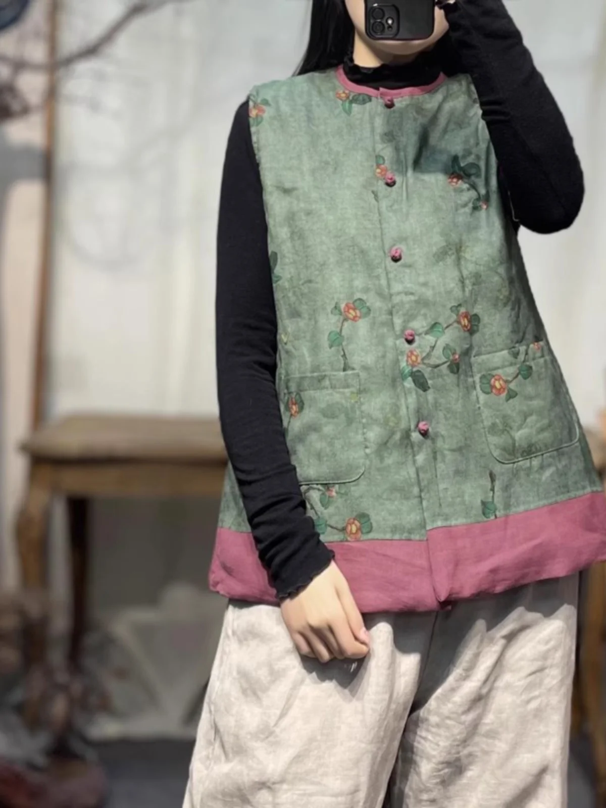 Женский льняной хлопковый жилет в стиле ретро, теплый жилет на пуговицах с круглым принтом, зимняя одежда для поездок на работу
Женский льняной хлопковый жилет в стиле ретро, теплый жилет на пуговицах с круглым принтом, зимняя одежда для поездок на работу