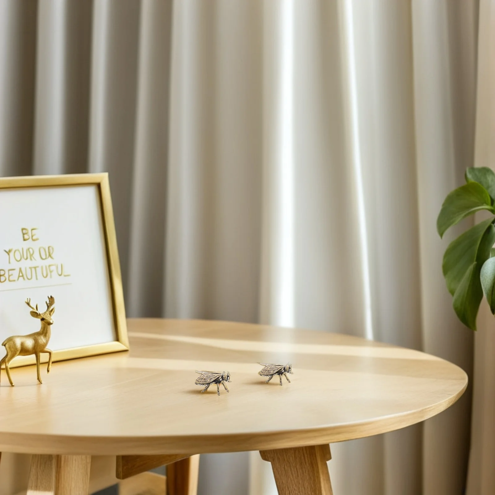 2pcs Bee Figurines Finish Mini Animal Sculpture Desktop Decorative Ornaments Home Metal Decoration Solid
2pcs Bee Figurines Finish Mini Animal Sculpture Desktop Decorative Ornaments Home Metal Decoration Solid