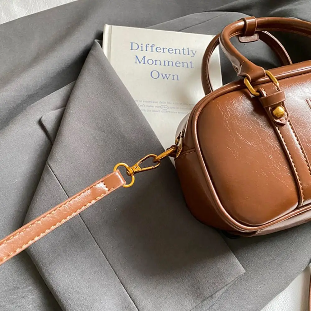 Fashion PU Leather Bowling Bag Handbag Korean Style PU Boston Bag Large Capacity Solid Color Sling Bag Shopping
Fashion PU Leather Bowling Bag Handbag Korean Style PU Boston Bag Large Capacity Solid Color Sling Bag Shopping