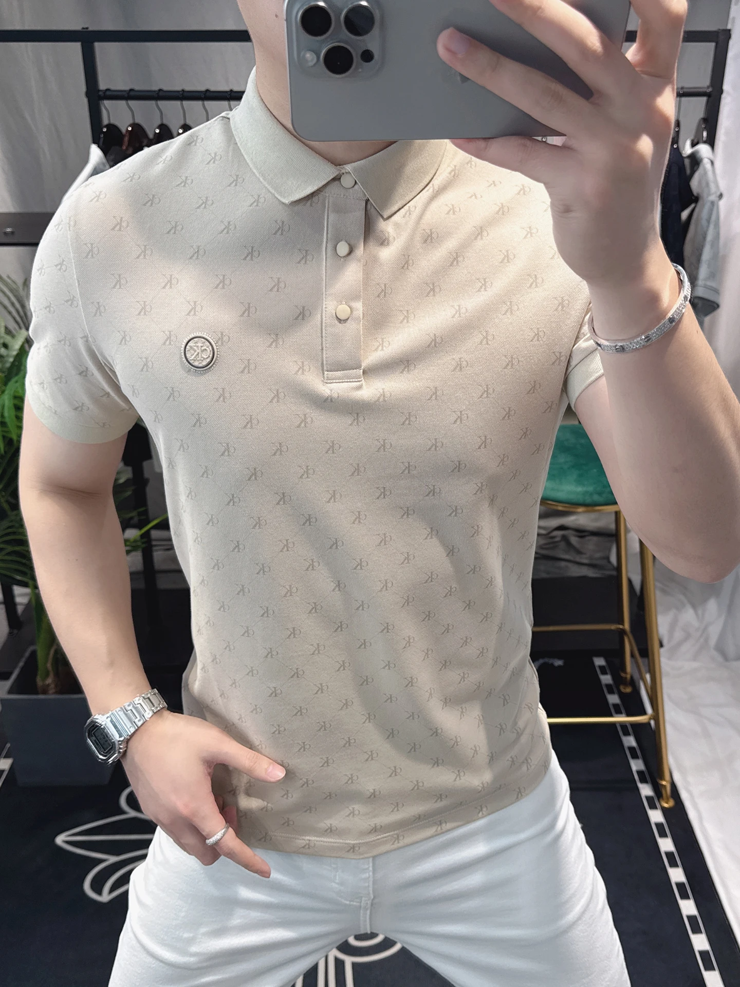 Модная повседневная мужская футболка с коротким рукавом, летняя новинка, дышащая, впитывающая пот, мягкая, удобная, хлопковая.
Модная повседневная мужская футболка с коротким рукавом, летняя новинка, дышащая, впитывающая пот, мягкая, удобная, хлопковая.