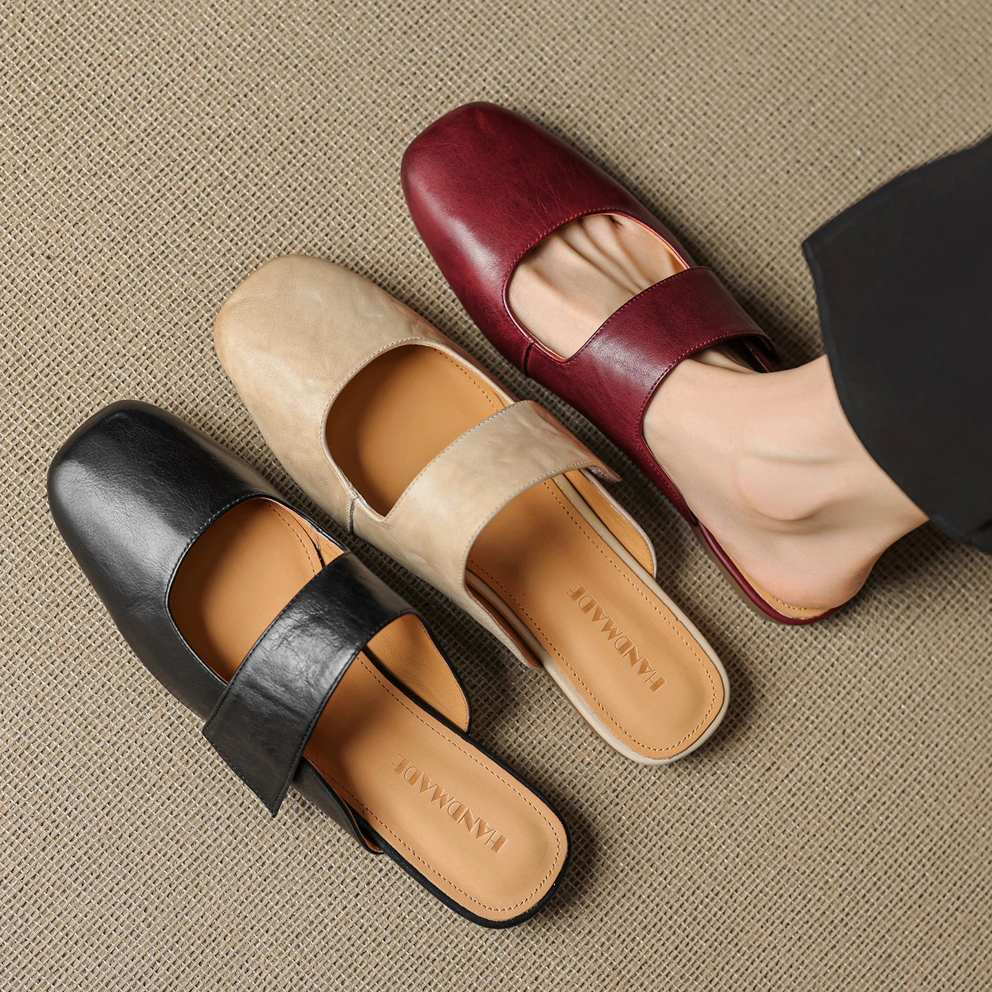 Fashion Women Elegant Mules Shoes Square Toe Summer Sandals Genuine Leather Casual Slippers Office Flats Office Dress Size 34-40
Fashion Women Elegant Mules Shoes Square Toe Summer Sandals Genuine Leather Casual Slippers Office Flats Office Dress Size 34-40