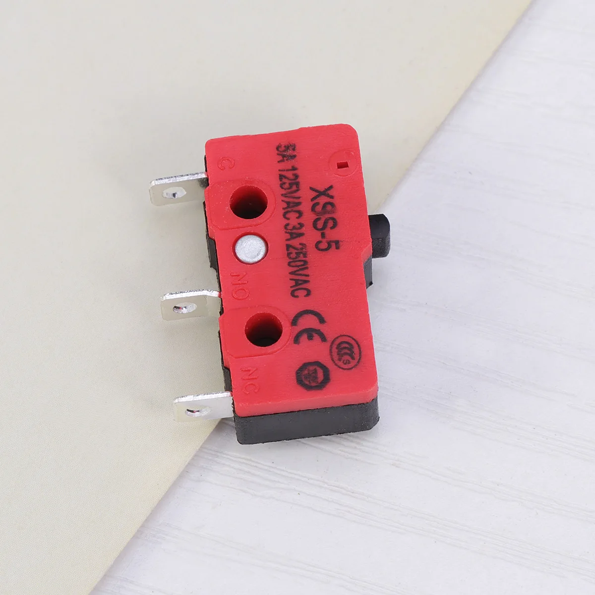 5pcs Xss-5 250Vac 3A Momentary Hinge Roller Lever R Type Micro Switch Red Miniature High Sensitivity Snap Action Small Travel
5pcs Xss-5 250Vac 3A Momentary Hinge Roller Lever R Type Micro Switch Red Miniature High Sensitivity Snap Action Small Travel