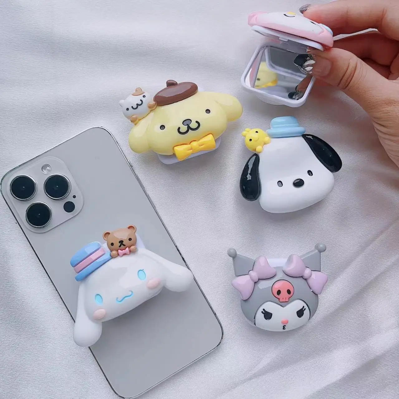 Cartoon Sanrio mobile phone holder flip mirror airbag holder resin body makeup mirror paste desktop
Cartoon Sanrio mobile phone holder flip mirror airbag holder resin body makeup mirror paste desktop