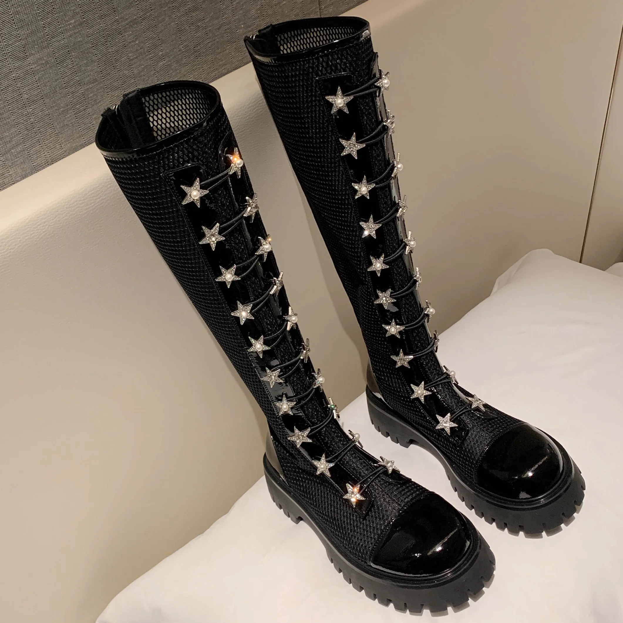 Luxury Sexy Water Diamond Star Long Barrel Mesh Boots with Genuine Leather Customized Matsutake Bottom to Enhance Show Slim
Luxury Sexy Water Diamond Star Long Barrel Mesh Boots with Genuine Leather Customized Matsutake Bottom to Enhance Show Slim