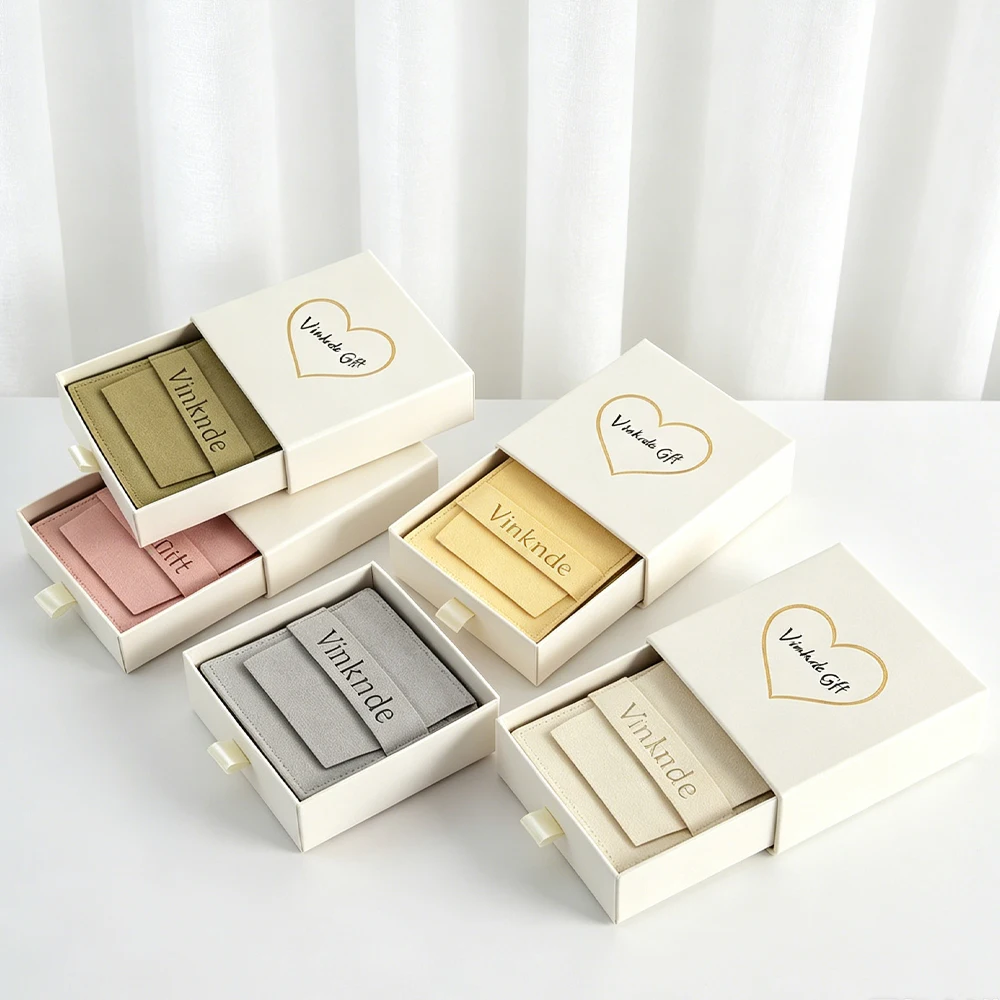 Personalization Logo 9x9x3.2cm Beige Jewelry Packaging Boxes Sliding Drawer Earrings Brooch Oils Box With 8x8cm Microfiber Bag
Personalization Logo 9x9x3.2cm Beige Jewelry Packaging Boxes Sliding Drawer Earrings Brooch Oils Box With 8x8cm Microfiber Bag
