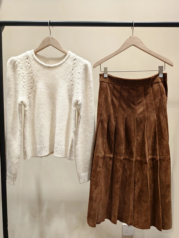 Spring 2026 Fashionable Color round Neck Shoulder Puff Knitted Sweater Pressed Pleat A-Line Long Dress Women's Set
Spring 2026 Fashionable Color round Neck Shoulder Puff Knitted Sweater Pressed Pleat A-Line Long Dress Women's Set