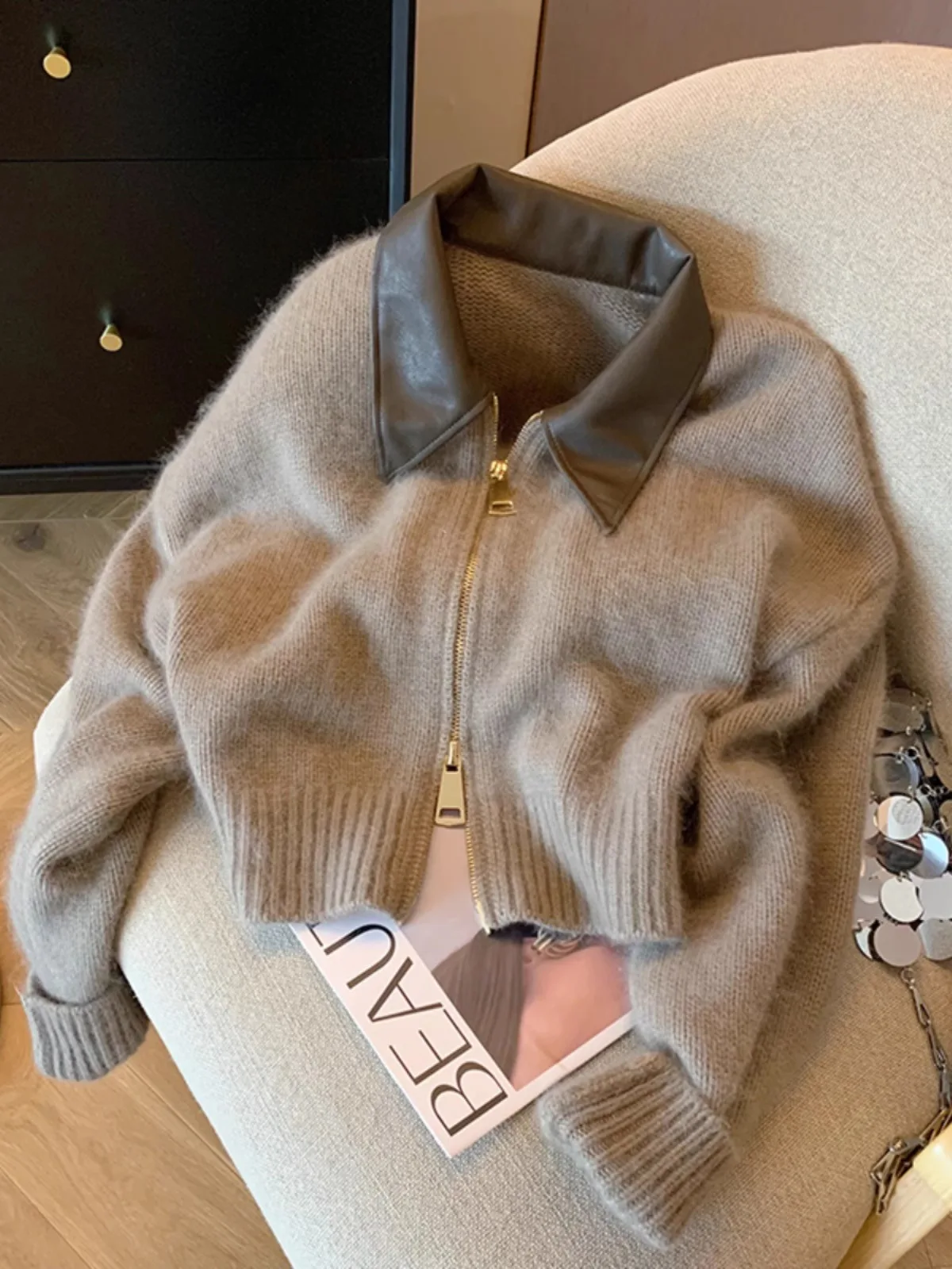 Мягкий уютный вязаный кардиган для женщин, модный комплект осень 2023, легкий повседневный свитер-жакет в стиле Lazy Sle
Мягкий уютный вязаный кардиган для женщин, модный комплект осень 2023, легкий повседневный свитер-жакет в стиле Lazy Sle