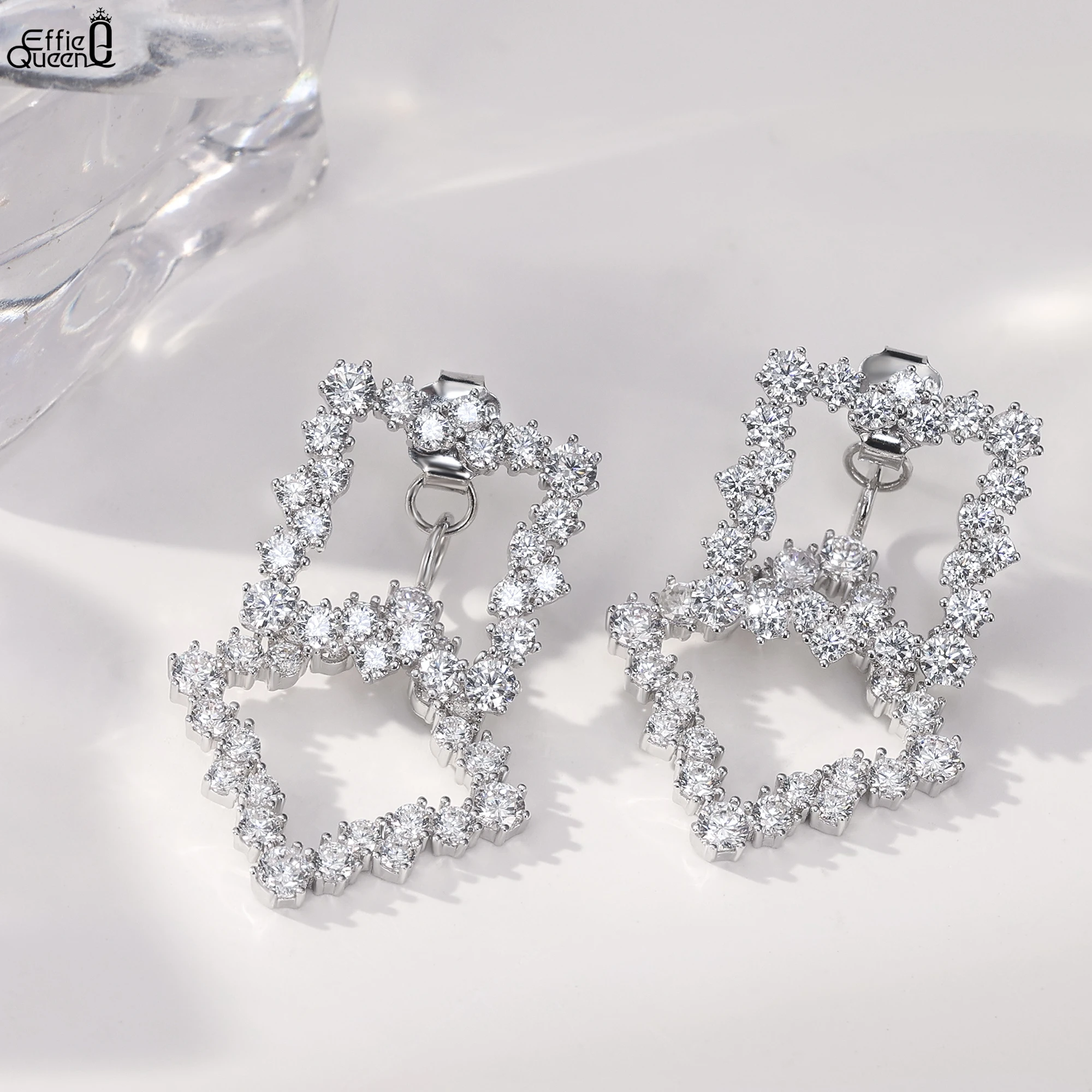 Effie Queen S925 Серебряные серьги-гвоздики с инкрустацией цирконием в геометрическом стиле, женские серьги, подарок на праздник, трендовые серьги 2025 SE415
Effie Queen S925 Серебряные серьги-гвоздики с инкрустацией цирконием в геометрическом стиле, женские серьги, подарок на праздник, трендовые серьги 2025 SE415