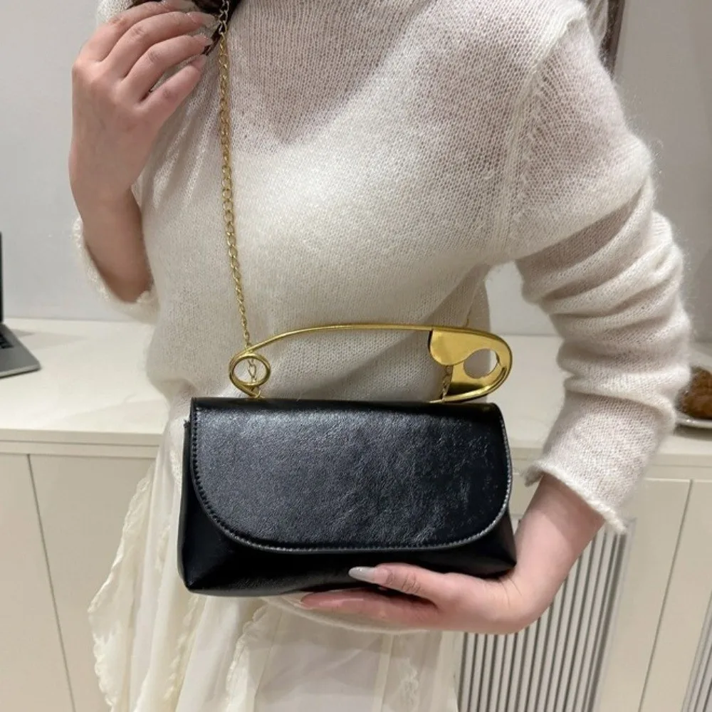 PU Paper Clip Handbag Vintage Style Versatile Shoulder Messenger Bag Small Square Personality Crossbody Bag Summer Season
PU Paper Clip Handbag Vintage Style Versatile Shoulder Messenger Bag Small Square Personality Crossbody Bag Summer Season