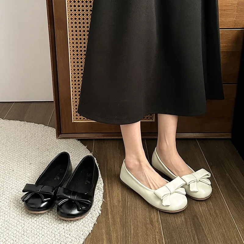 Spring Women's Flat Shoes 2025 New Style Light Mouth One-Pin High Quality Solid Color Slip-On Single Shoes Size 35-40
Spring Women's Flat Shoes 2025 New Style Light Mouth One-Pin High Quality Solid Color Slip-On Single Shoes Size 35-40