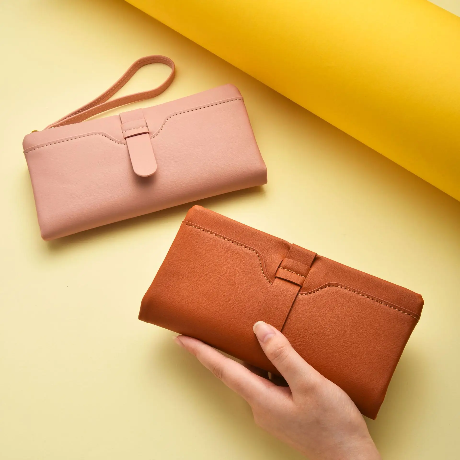 Ladies' luxury wallet with high-end feel, hand-held bag 20% discount card bag wallet with large capacity and multiple card slots
Ladies' luxury wallet with high-end feel, hand-held bag 20% discount card bag wallet with large capacity and multiple card slots