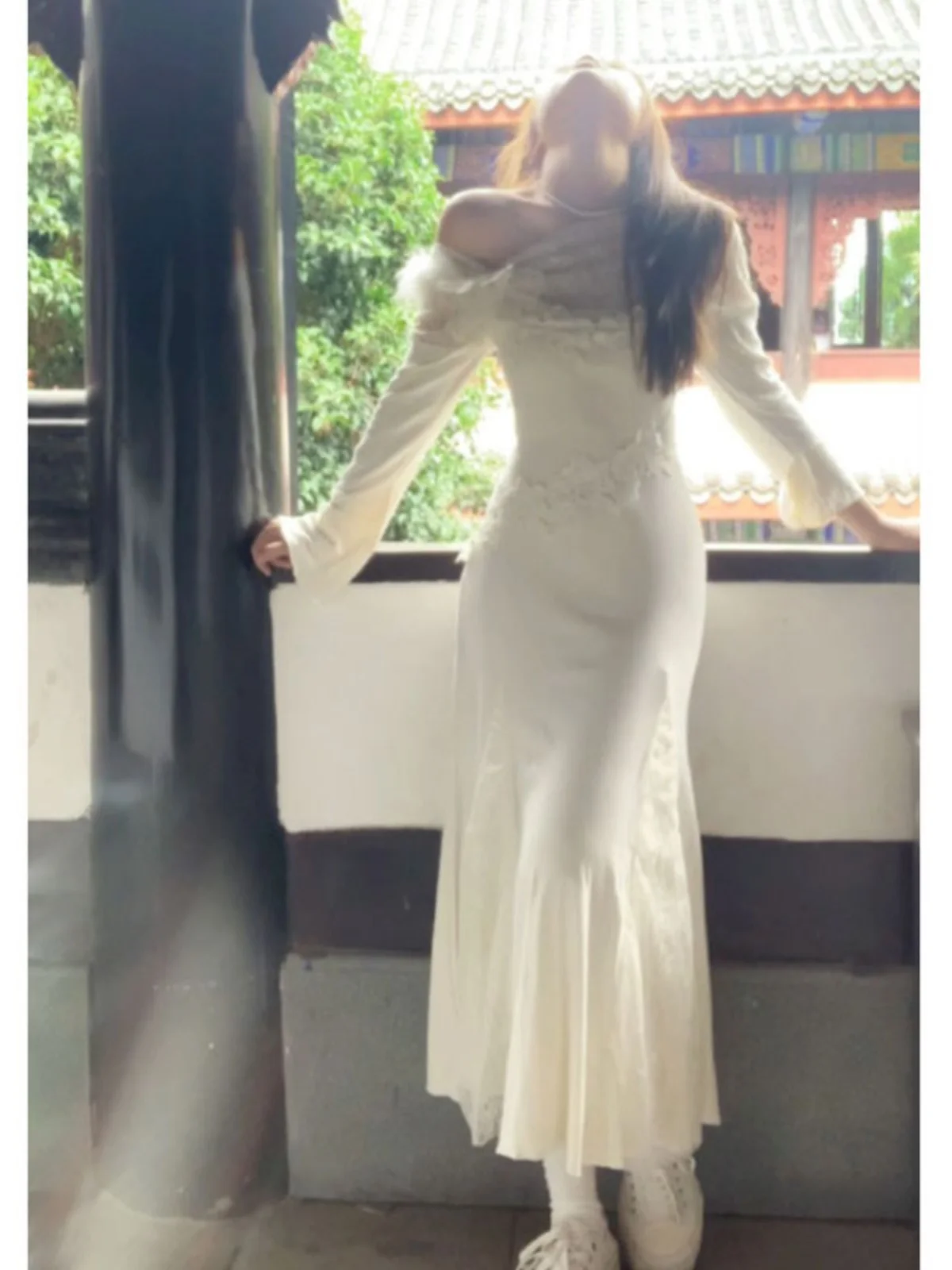 Korean Style Lace Fish Tail Dress Atmosphere Sense Fashion Spring 2026 Popular Skirt Pure Color Shoulder Bared Waist Shaped
Korean Style Lace Fish Tail Dress Atmosphere Sense Fashion Spring 2026 Popular Skirt Pure Color Shoulder Bared Waist Shaped