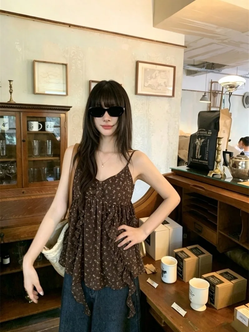 Loose Women's Summer V-Neck Floral Lace Trim Halter Top Korean Style Sleeveless Crop Top Easy to Wear Casual Shirt
Loose Women's Summer V-Neck Floral Lace Trim Halter Top Korean Style Sleeveless Crop Top Easy to Wear Casual Shirt