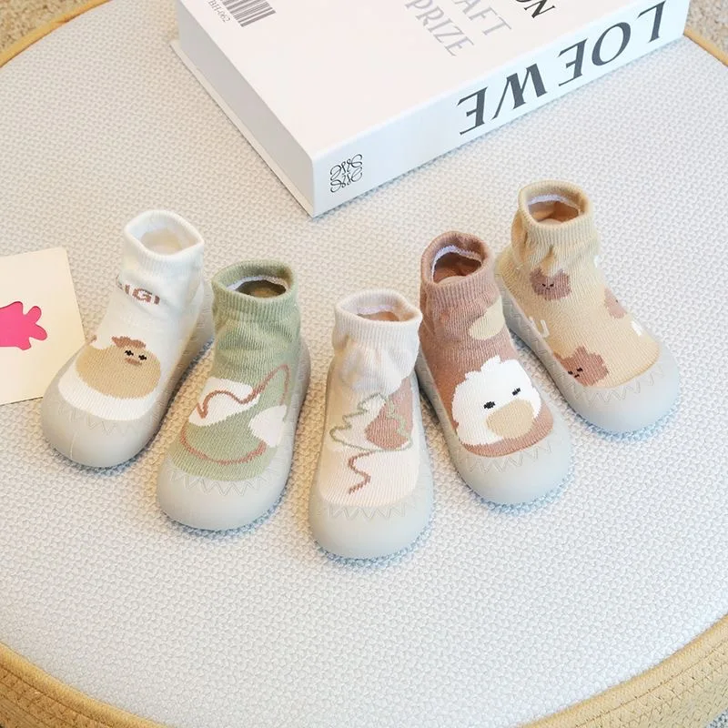 New Walkers Fashion Versatile Comfort Baby Girl Shoes Non Slip Casual Soft Soled Concise Socks Shoe Flat Cartoon Baby Boys Shoes
New Walkers Fashion Versatile Comfort Baby Girl Shoes Non Slip Casual Soft Soled Concise Socks Shoe Flat Cartoon Baby Boys Shoes