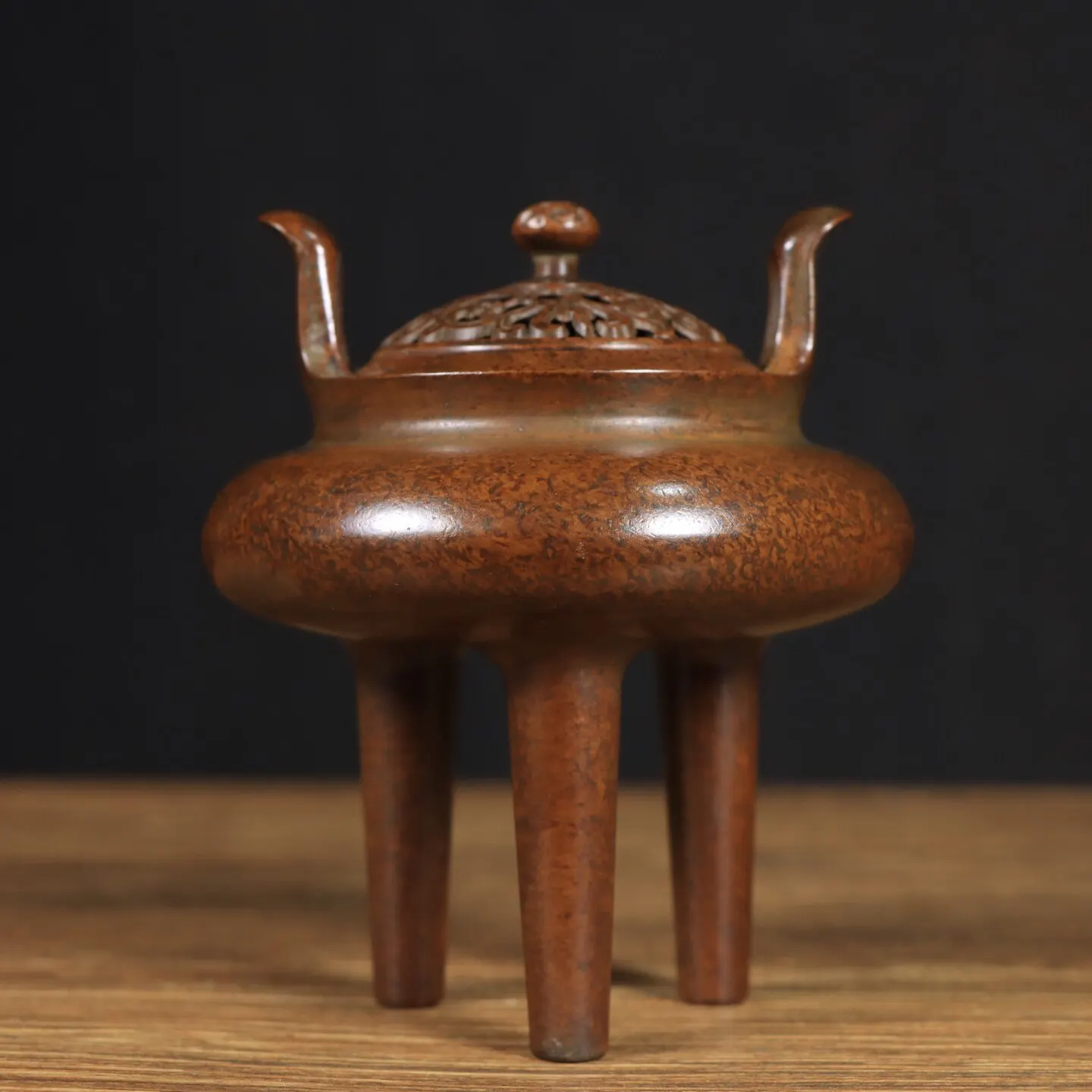 Vintage Pure Copper Three Legs Tripod Incense Burner Hollow Cover Home Living Room Study Decor Bronze Collection
Vintage Pure Copper Three Legs Tripod Incense Burner Hollow Cover Home Living Room Study Decor Bronze Collection
