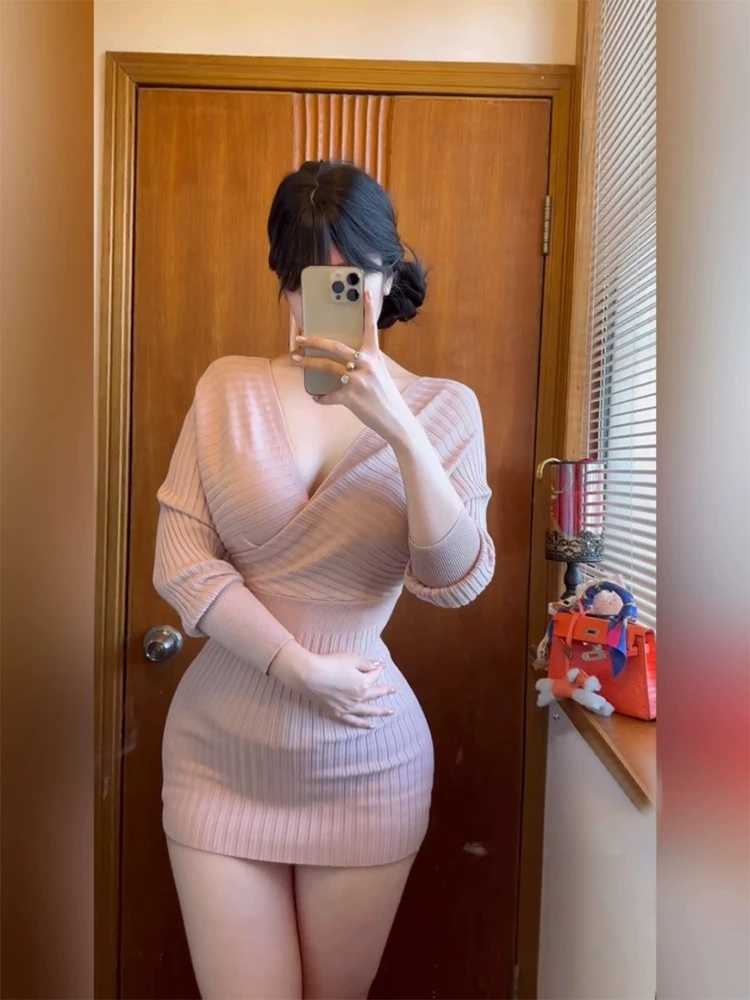 XZY Sexy Knitted Short Dress V-Neck Slim Fit Women's Fashion plus Size Autumn Wear Polyester Fiber Bodycon Skirt
XZY Sexy Knitted Short Dress V-Neck Slim Fit Women's Fashion plus Size Autumn Wear Polyester Fiber Bodycon Skirt