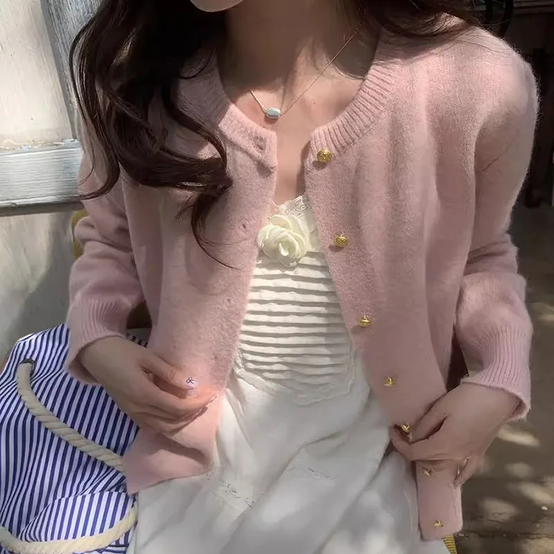 Solid Color Knitted Cardigan for Women Korean Single Breasted Long Sleeve Sweater Coat New Round Neck All Match Soft Cardigans
Solid Color Knitted Cardigan for Women Korean Single Breasted Long Sleeve Sweater Coat New Round Neck All Match Soft Cardigans
