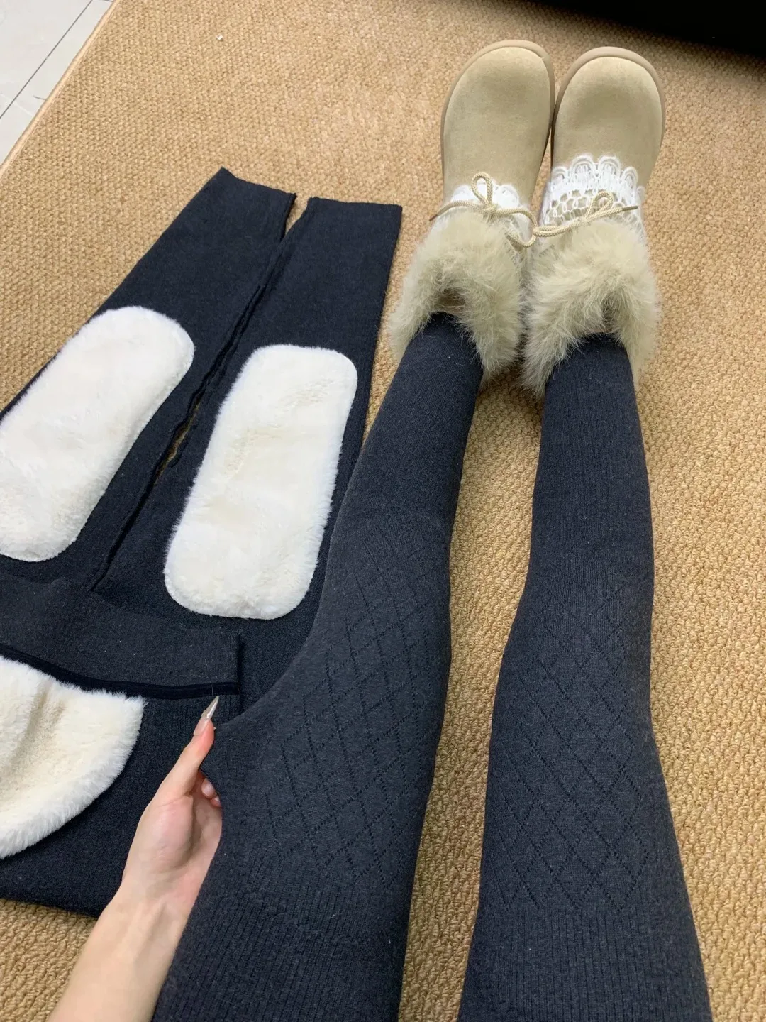 Harbin Thickened Fleece Lined Woolen Pants for Men And Women Warm And Cozy Cotton Trousers for Middle Aged And Elderly People
Harbin Thickened Fleece Lined Woolen Pants for Men And Women Warm And Cozy Cotton Trousers for Middle Aged And Elderly People