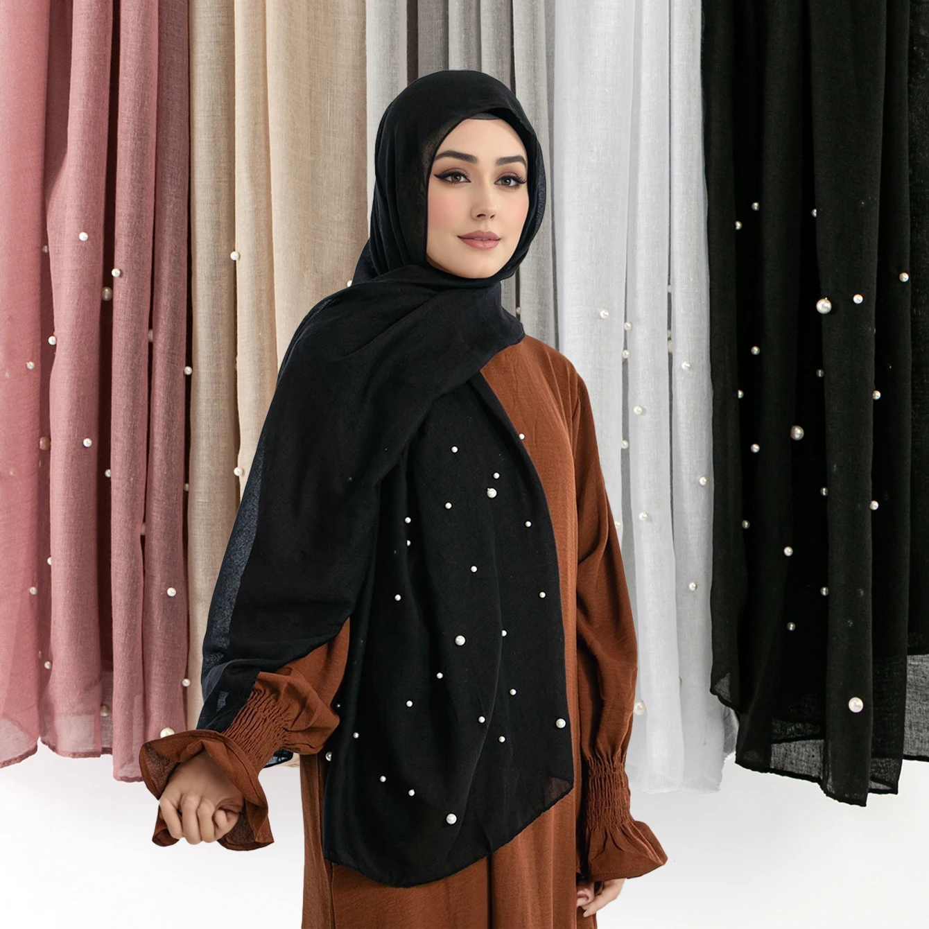 Fashion Inlaid Pearls TR Cotton Hijab Scarf Women Shimmer Pearls Half of Sth Headscarf Muslim Soft TR-cotton Turban Solid Hijabs
Fashion Inlaid Pearls TR Cotton Hijab Scarf Women Shimmer Pearls Half of Sth Headscarf Muslim Soft TR-cotton Turban Solid Hijabs