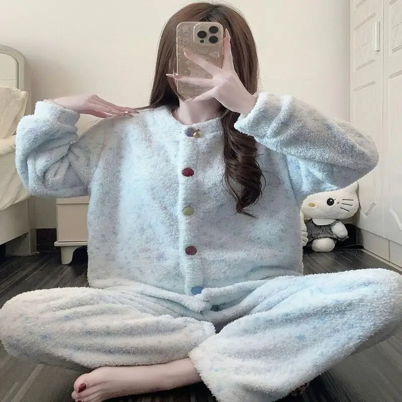 Зимняя одежда для сна из кораллового флиса для женщин, повседневный полуфланелевой домашний костюм, комплект для девочек, простая милая модная домашняя одежда, сексуальная пижама
Зимняя одежда для сна из кораллового флиса для женщин, повседневный полуфланелевой домашний костюм, комплект для девочек, простая милая модная домашняя одежда, сексуальная пижама