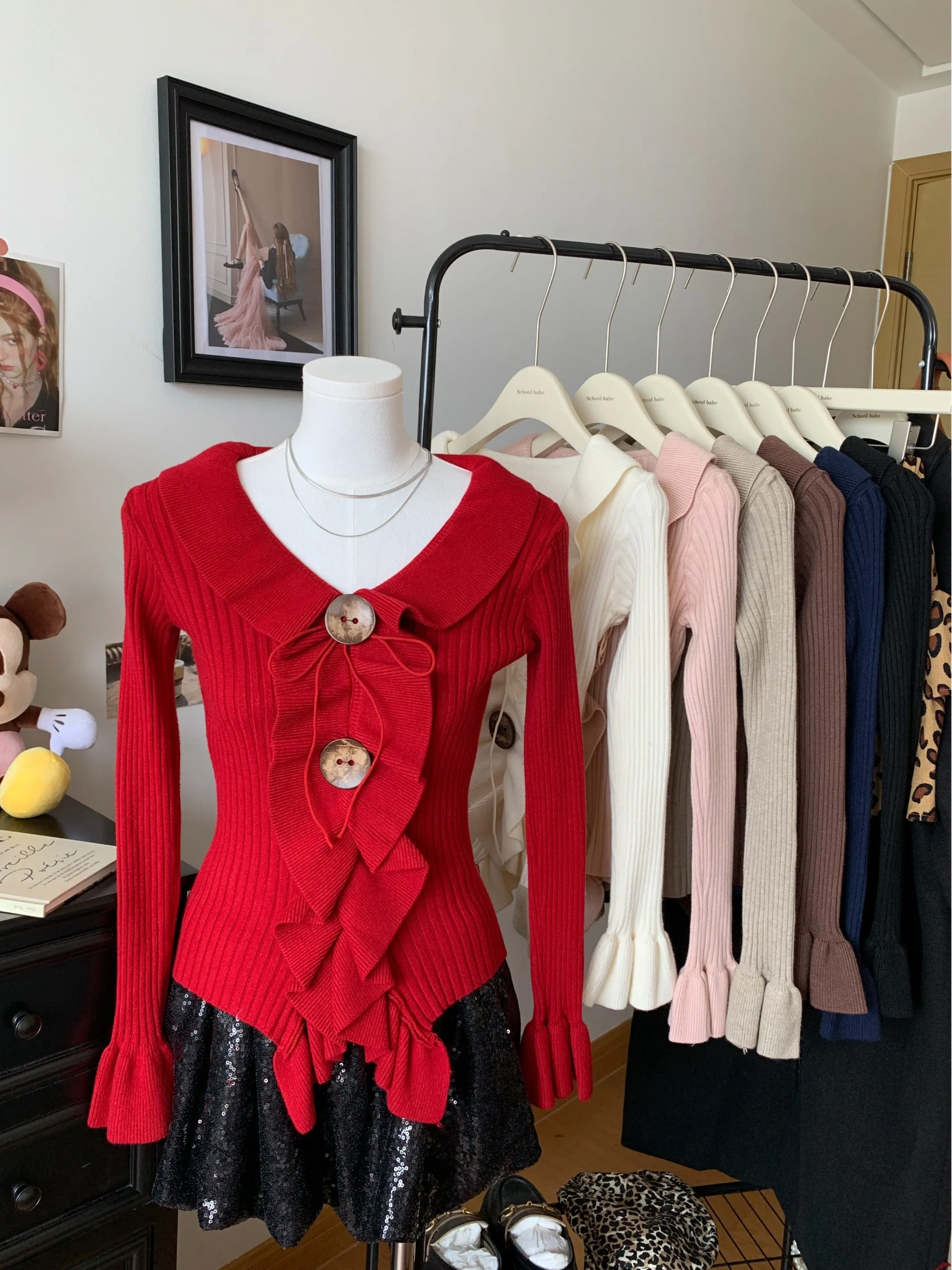 Облегающий длинный трикотаж V-Ne, женский модный дизайн с пуговицами, топ Bell Sve, французский топ, осеннее новое поступление
Облегающий длинный трикотаж V-Ne, женский модный дизайн с пуговицами, топ Bell Sve, французский топ, осеннее новое поступление