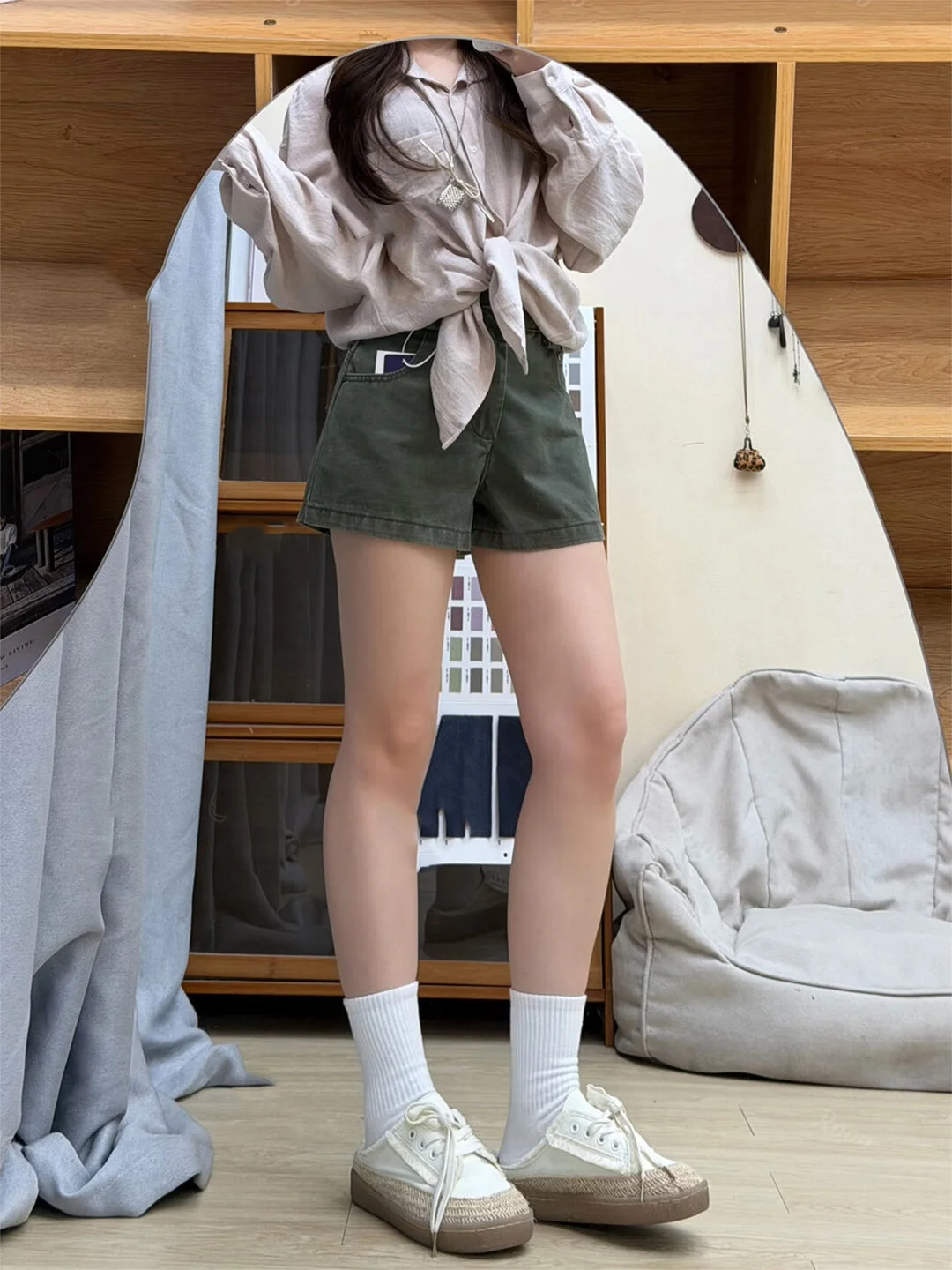 plus Size Short Green Denim Shorts Women's Summer New Style Slimming Hot Girl Pants Low Waist Wide Leg Pocket Zipper Fly
plus Size Short Green Denim Shorts Women's Summer New Style Slimming Hot Girl Pants Low Waist Wide Leg Pocket Zipper Fly