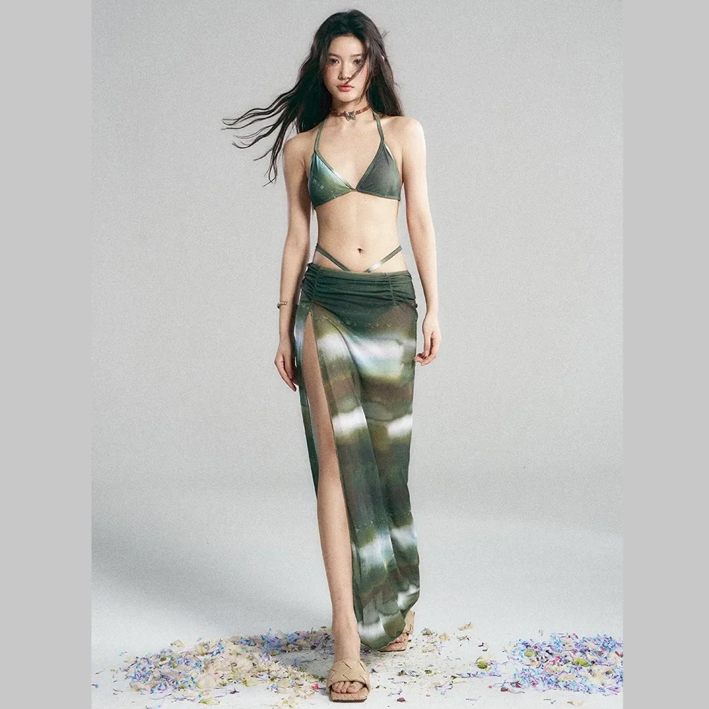 New Bikini Big Gauze Skirt Beach Vacation Sexy Personality Three Piece Set Hot Spring Swimsuit for Women
New Bikini Big Gauze Skirt Beach Vacation Sexy Personality Three Piece Set Hot Spring Swimsuit for Women