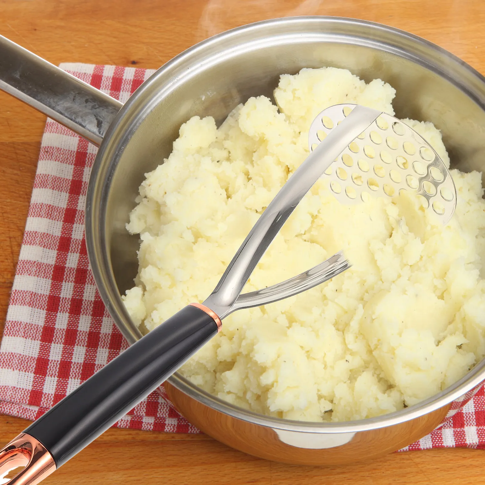 1 шт. Картофелемялка практичная бытовая для овощей с удобной ручкой и отверстием для подвешивания, кухонный инструмент для измельчения картофеля
1 шт. Картофелемялка практичная бытовая для овощей с удобной ручкой и отверстием для подвешивания, кухонный инструмент для измельчения картофеля