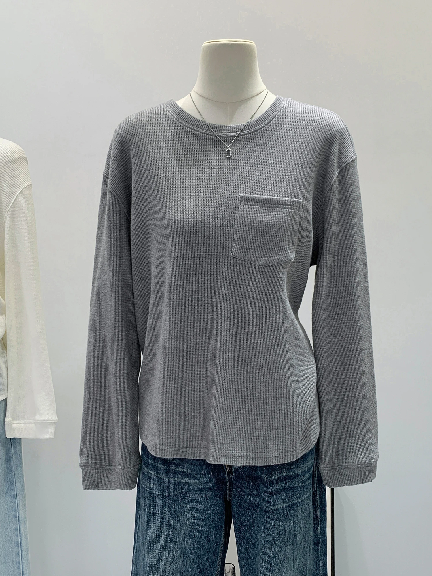 Loose Long Sleeve Women's Base Shirt Inner Wear Grey T-Shirt Can Be Worn outside Commute Style Comfortable Inner Shirt
Loose Long Sleeve Women's Base Shirt Inner Wear Grey T-Shirt Can Be Worn outside Commute Style Comfortable Inner Shirt