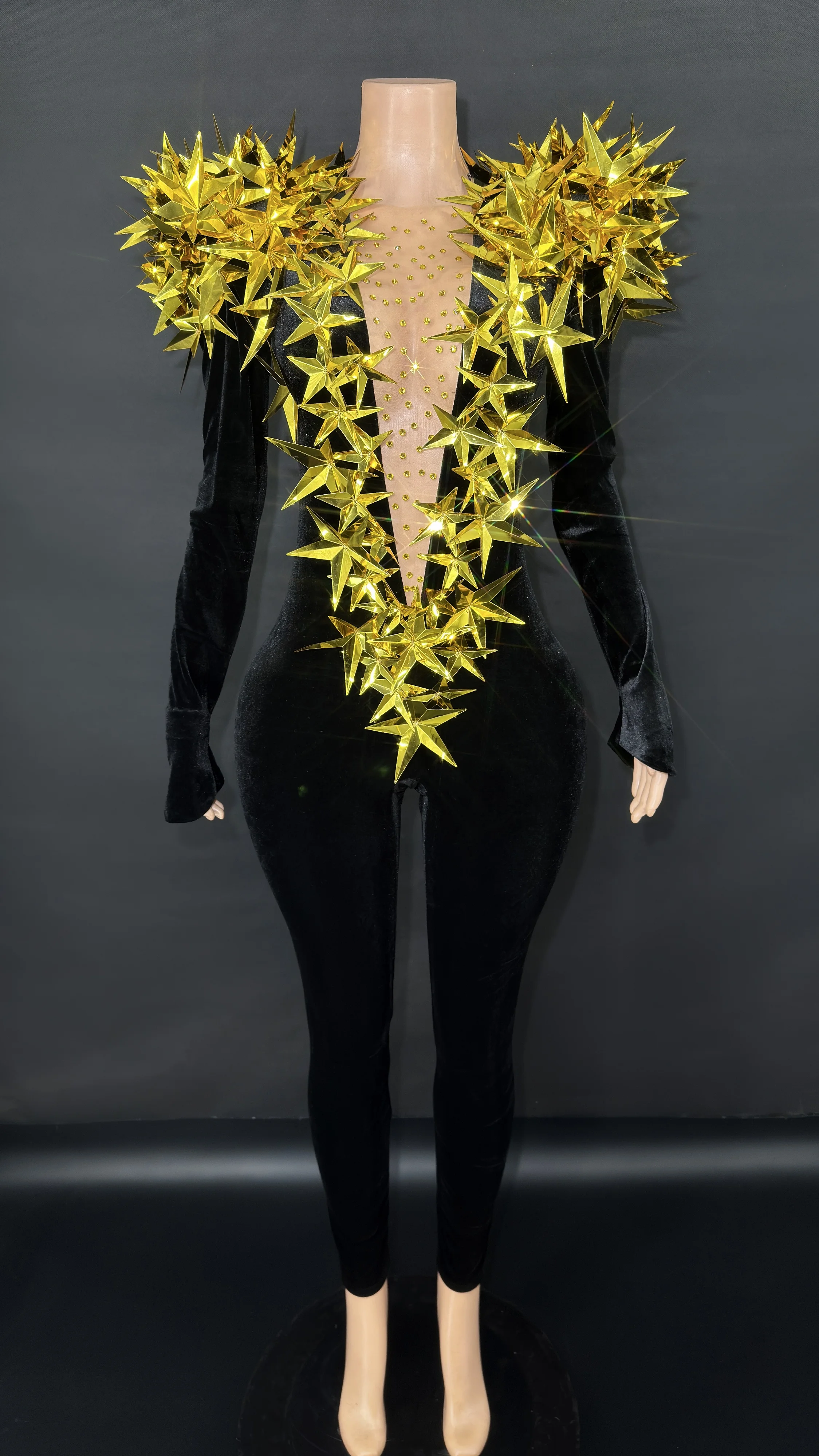 Newest Shiny Gold Rhinestone Black Velvet Long Sleeve jumpsuit Women Evening Party Club Gala Hosts NightClub Bar Stage Costumes
Newest Shiny Gold Rhinestone Black Velvet Long Sleeve jumpsuit Women Evening Party Club Gala Hosts NightClub Bar Stage Costumes