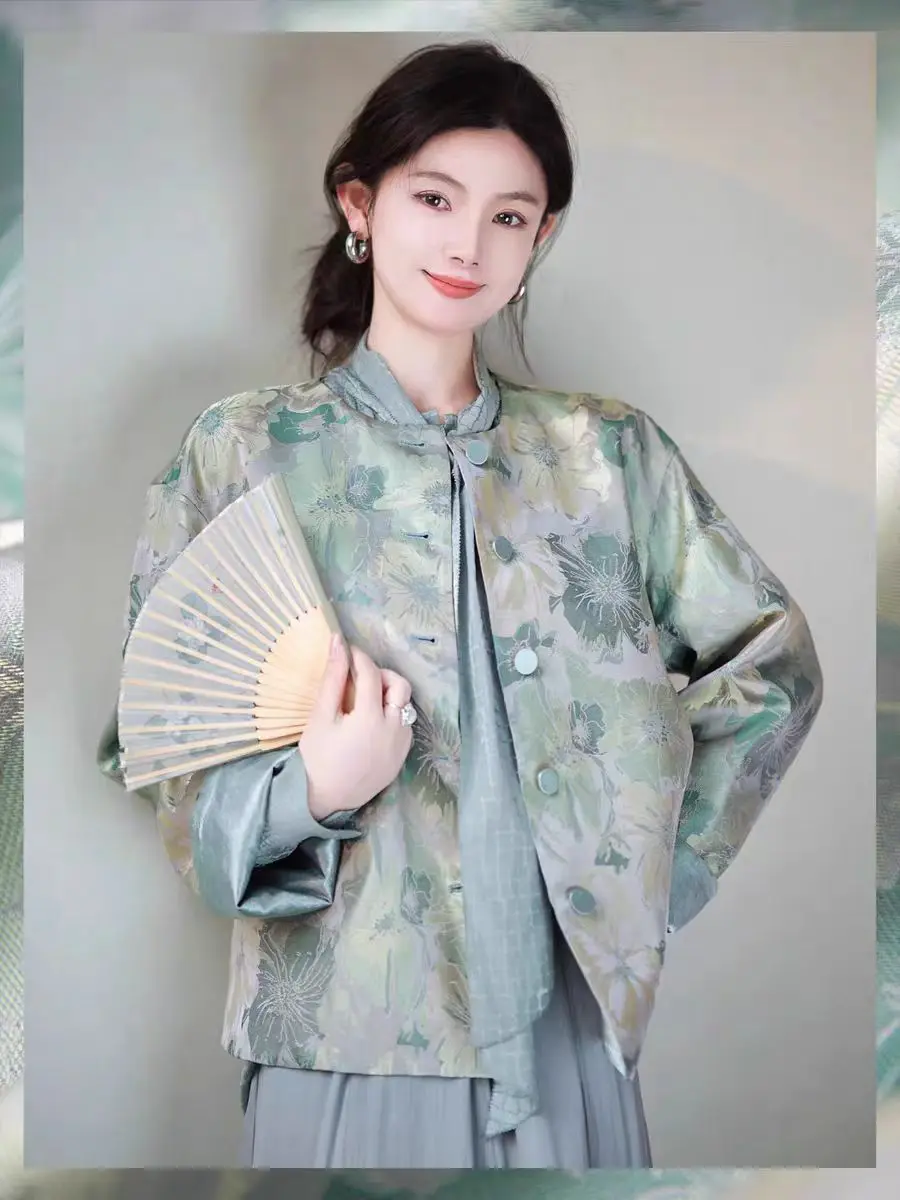 Chinese style double-sided silk embroidered jacket New Hanfu style comfortable soft luxury jacket High-end women's clothes
Chinese style double-sided silk embroidered jacket New Hanfu style comfortable soft luxury jacket High-end women's clothes