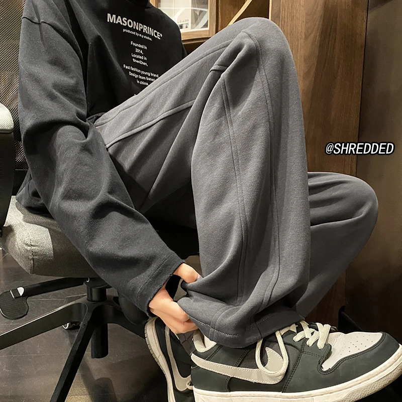 Мужские спортивные брюки прямого кроя, весенне-осенние, свободные, повседневные, простые, струящиеся, модные, для поездок на работу, длинные, трендовые
Мужские спортивные брюки прямого кроя, весенне-осенние, свободные, повседневные, простые, струящиеся, модные, для поездок на работу, длинные, трендовые