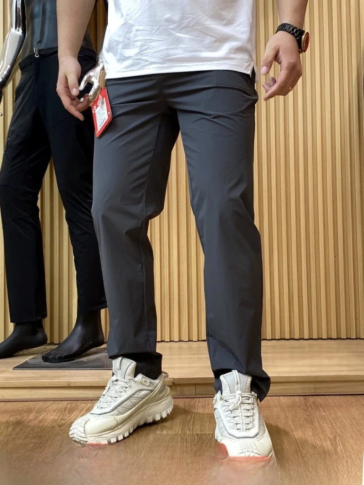 Outdoor Men's Lightweight Straight Leg Sporty Casual Pants Quick Dry Breathable Comfortable Spring Summer Fashionable Trousers
Outdoor Men's Lightweight Straight Leg Sporty Casual Pants Quick Dry Breathable Comfortable Spring Summer Fashionable Trousers